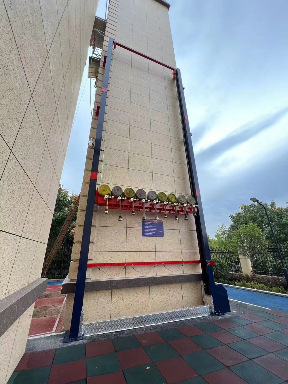 消防水帶自動(dòng)晾曬收卷機(jī)